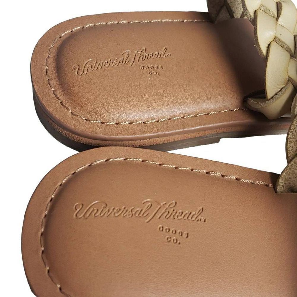 ‎Universal Threads Sandals - Picture 3 of 5